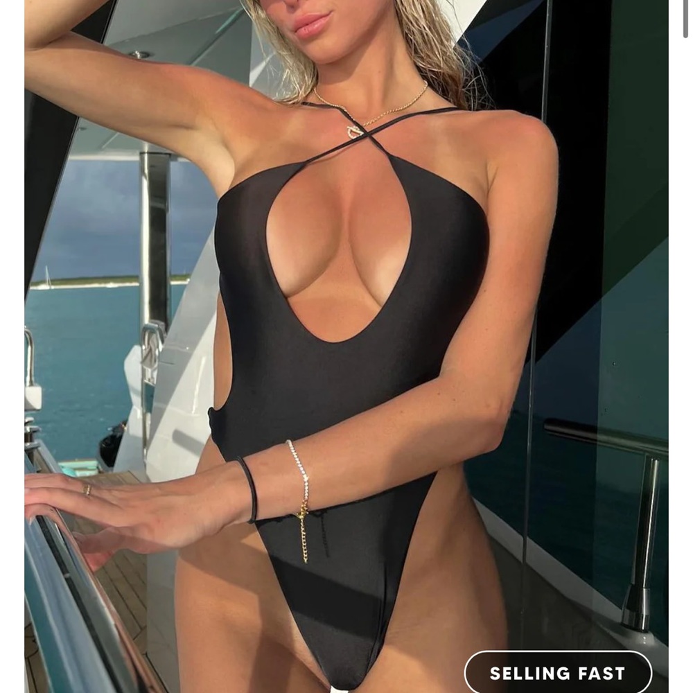 WHITE FOX BLACK ONE PIECE SWIM